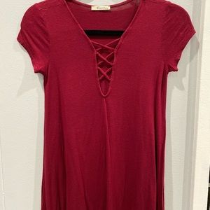 6/$20!!! Maroon opened v-neck top